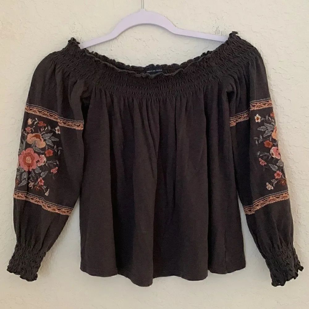 American Eagle Embroidered Off The Shoulder Top  Size M